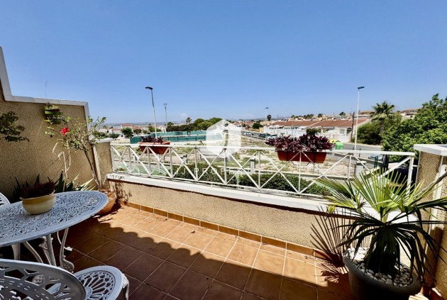 Resale - Chalet -
Torrevieja - La Siesta - El Salado - Torreta