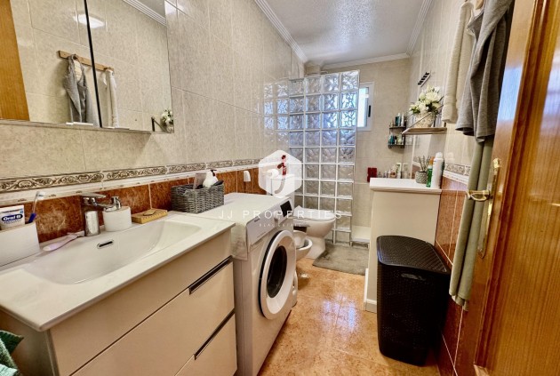 Resale - Chalet -
Torrevieja - La Siesta - El Salado - Torreta