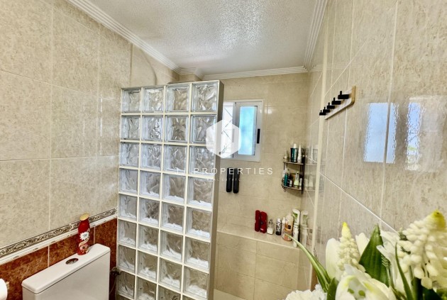 Resale - Chalet -
Torrevieja - La Siesta - El Salado - Torreta