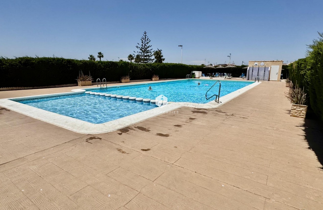 Resale - Chalet -
Torrevieja - La Siesta - El Salado - Torreta