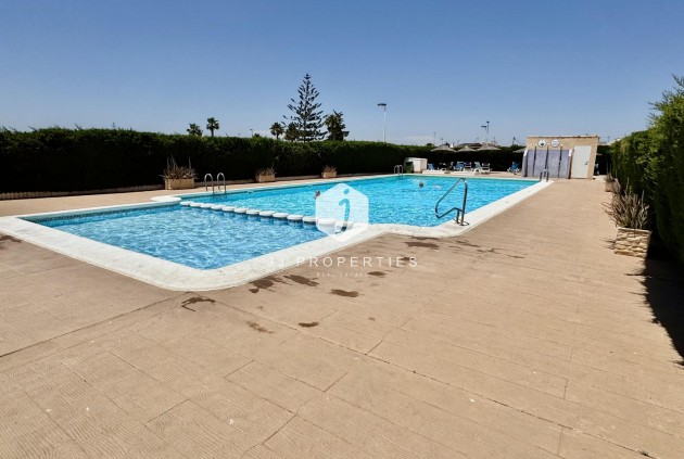 Resale - Chalet -
Torrevieja - La Siesta - El Salado - Torreta