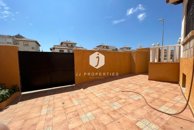 Resale - Chalet -
Orihuela Costa - Montezenia