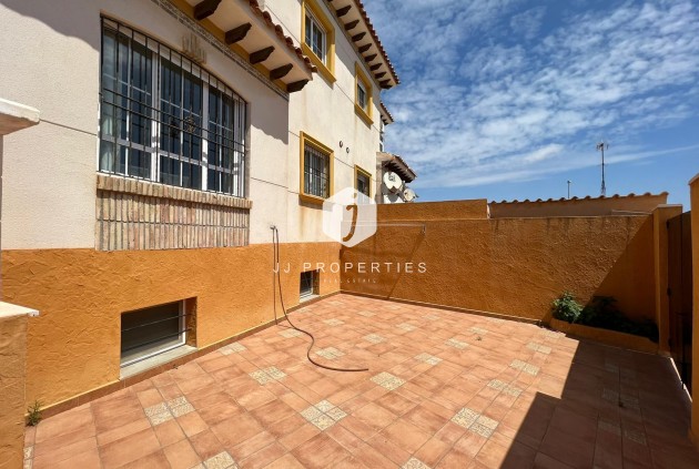 Resale - Chalet -
Orihuela Costa - Montezenia