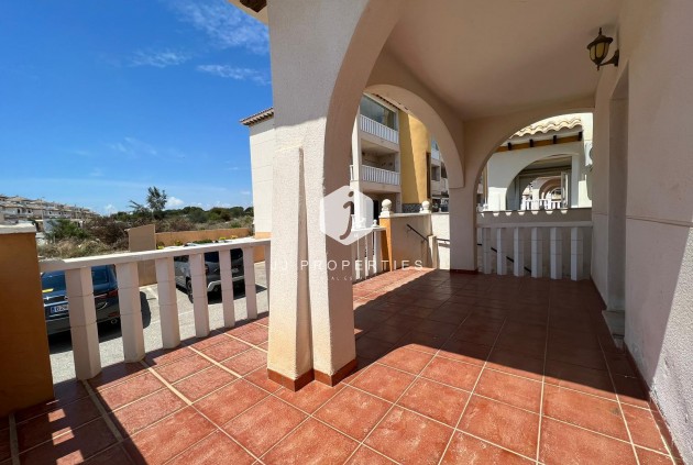Resale - Chalet -
Orihuela Costa - Montezenia