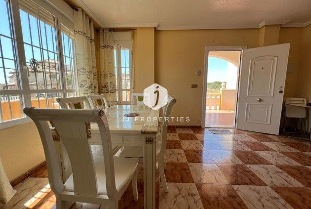 Resale - Chalet -
Orihuela Costa - Montezenia