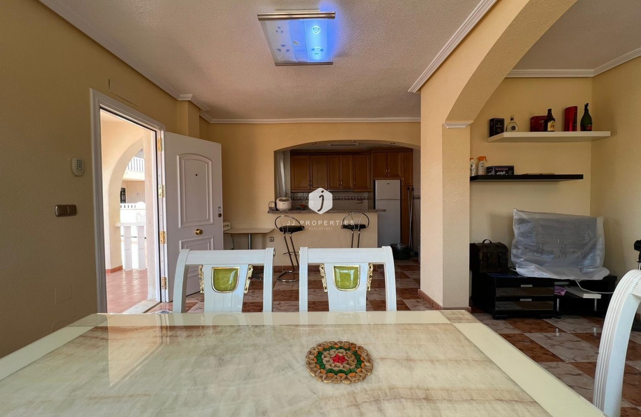 Resale - Chalet -
Orihuela Costa - Montezenia