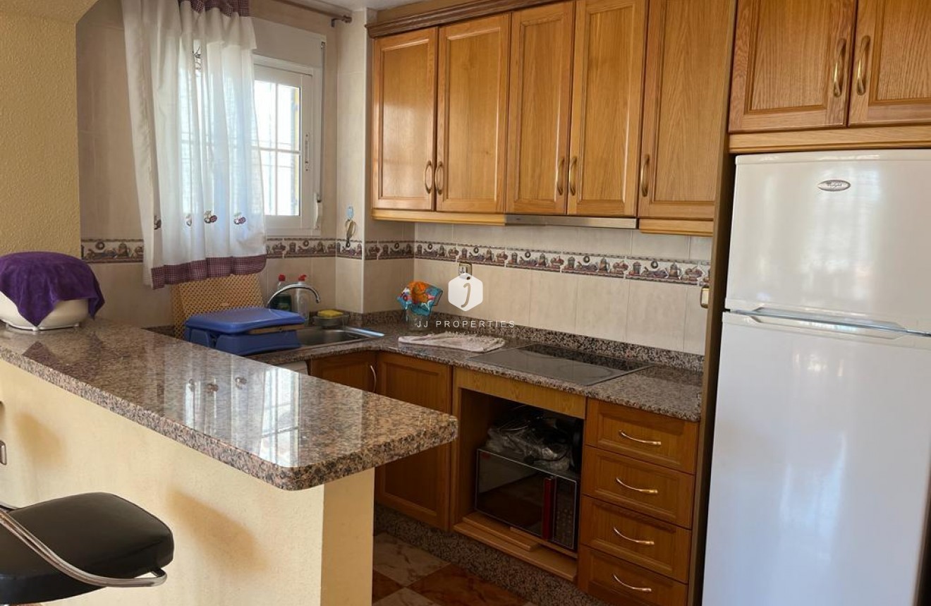 Resale - Chalet -
Orihuela Costa - Montezenia