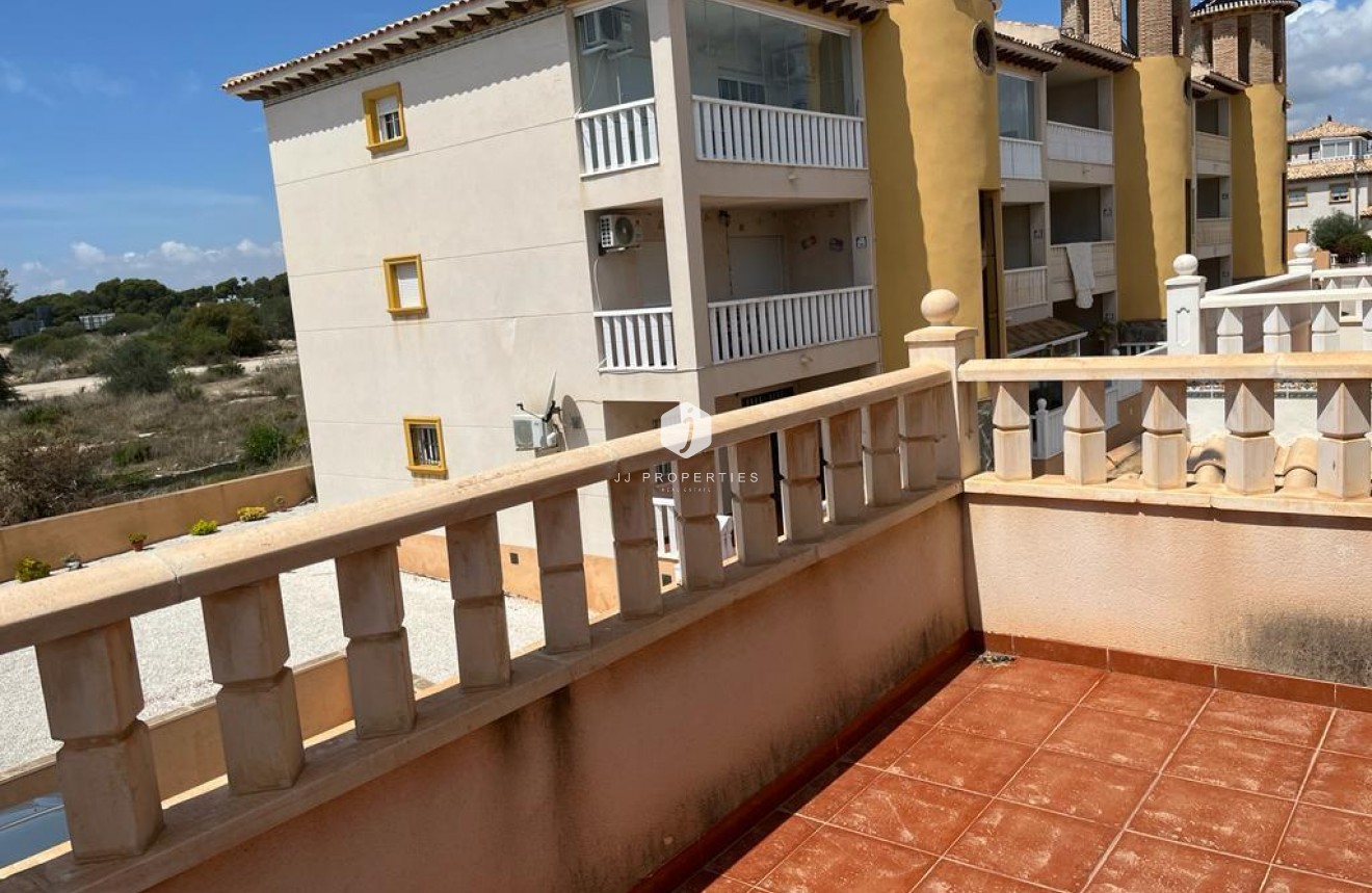 Resale - Chalet -
Orihuela Costa - Montezenia
