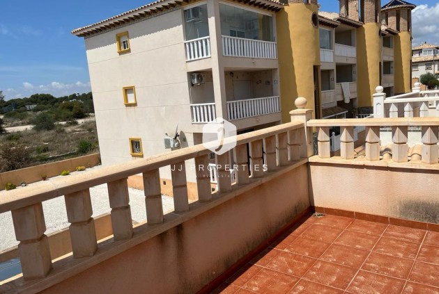 Resale - Chalet -
Orihuela Costa - Montezenia