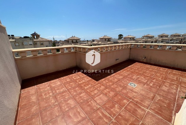 Resale - Chalet -
Orihuela Costa - Montezenia