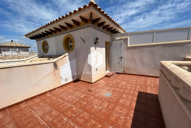 Resale - Chalet -
Orihuela Costa - Montezenia