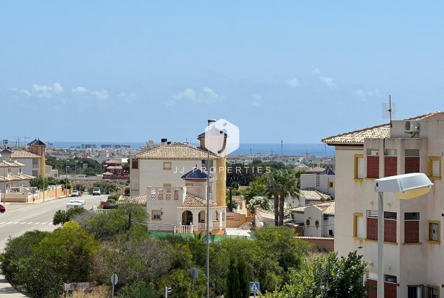 Resale - Chalet -
Orihuela Costa - Montezenia