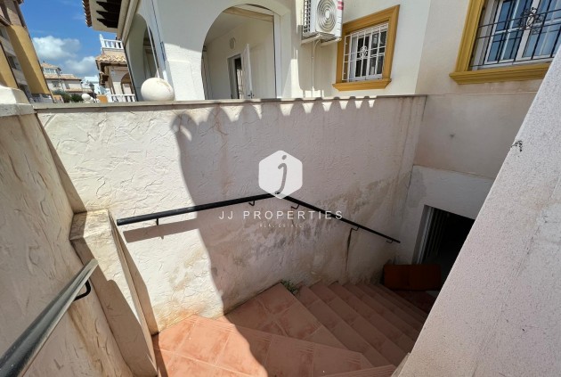 Resale - Chalet -
Orihuela Costa - Montezenia