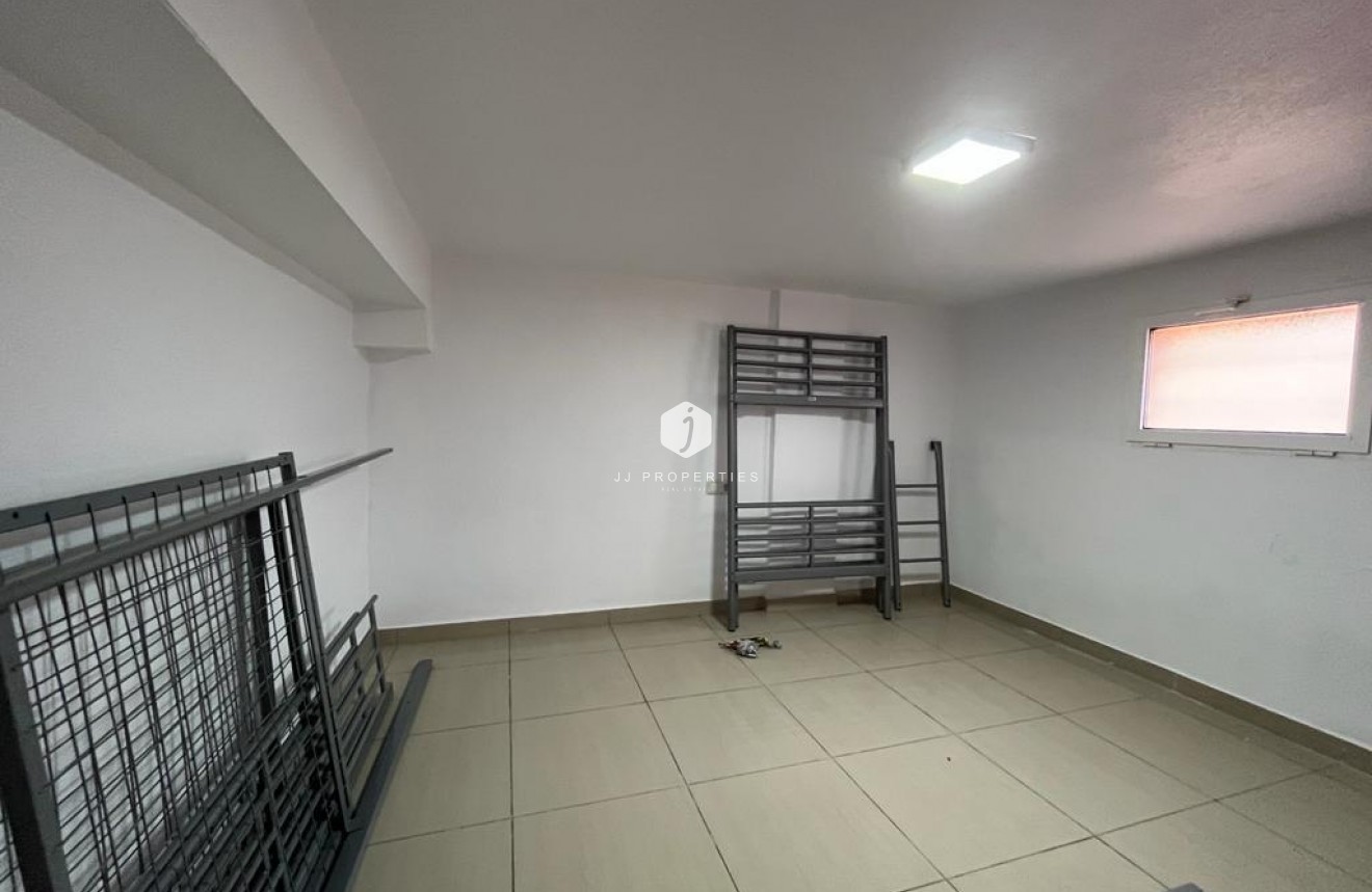 Resale - Chalet -
Orihuela Costa - Montezenia