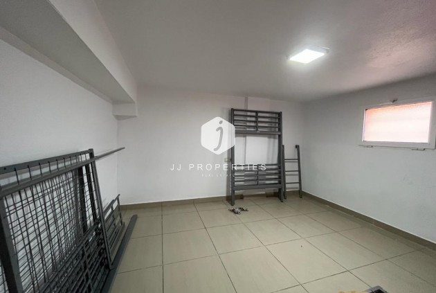 Resale - Chalet -
Orihuela Costa - Montezenia