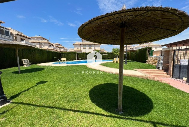 Resale - Chalet -
Orihuela Costa - Montezenia