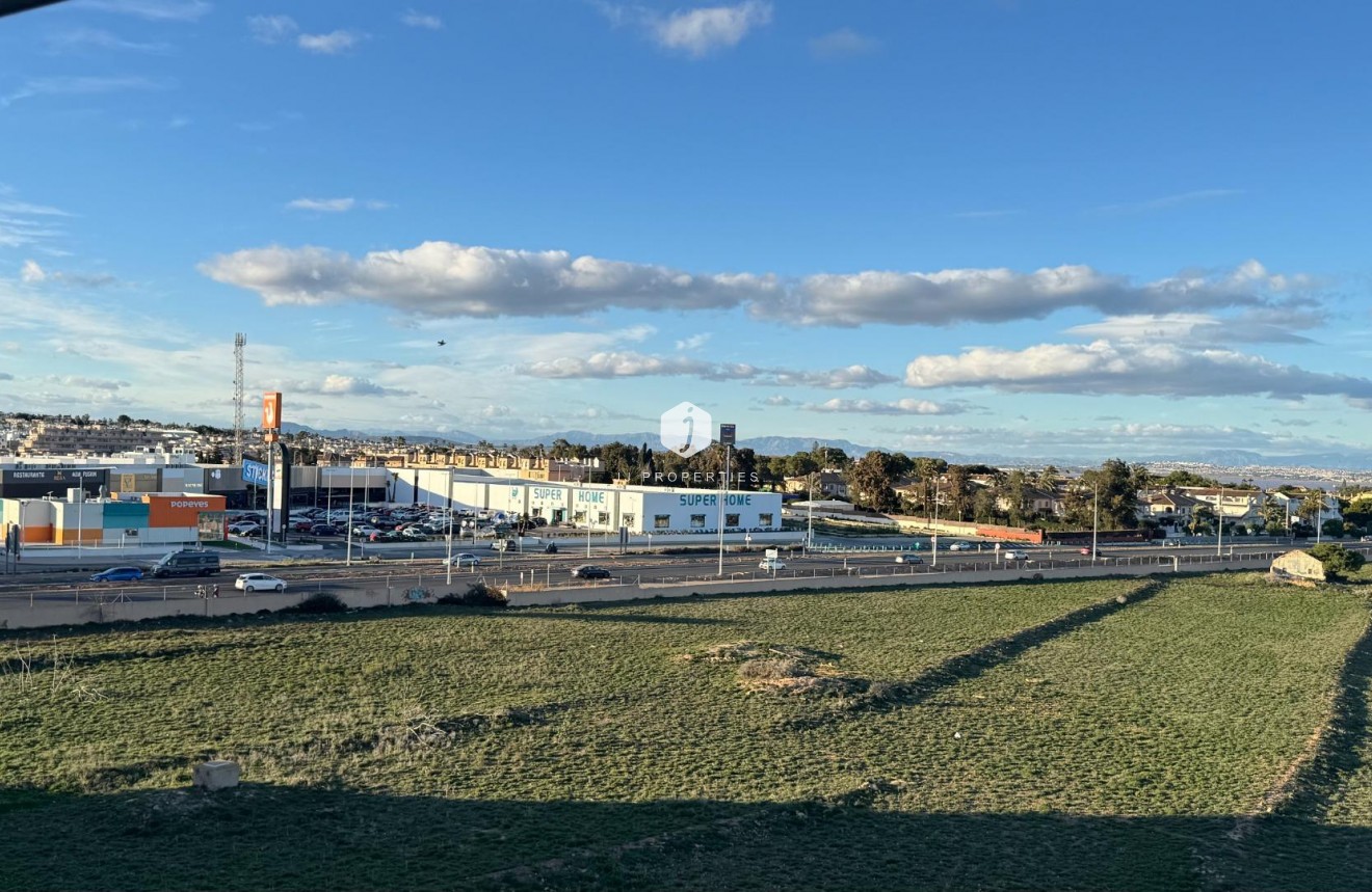 Resale - Penthouse -
Torrevieja - Punta prima