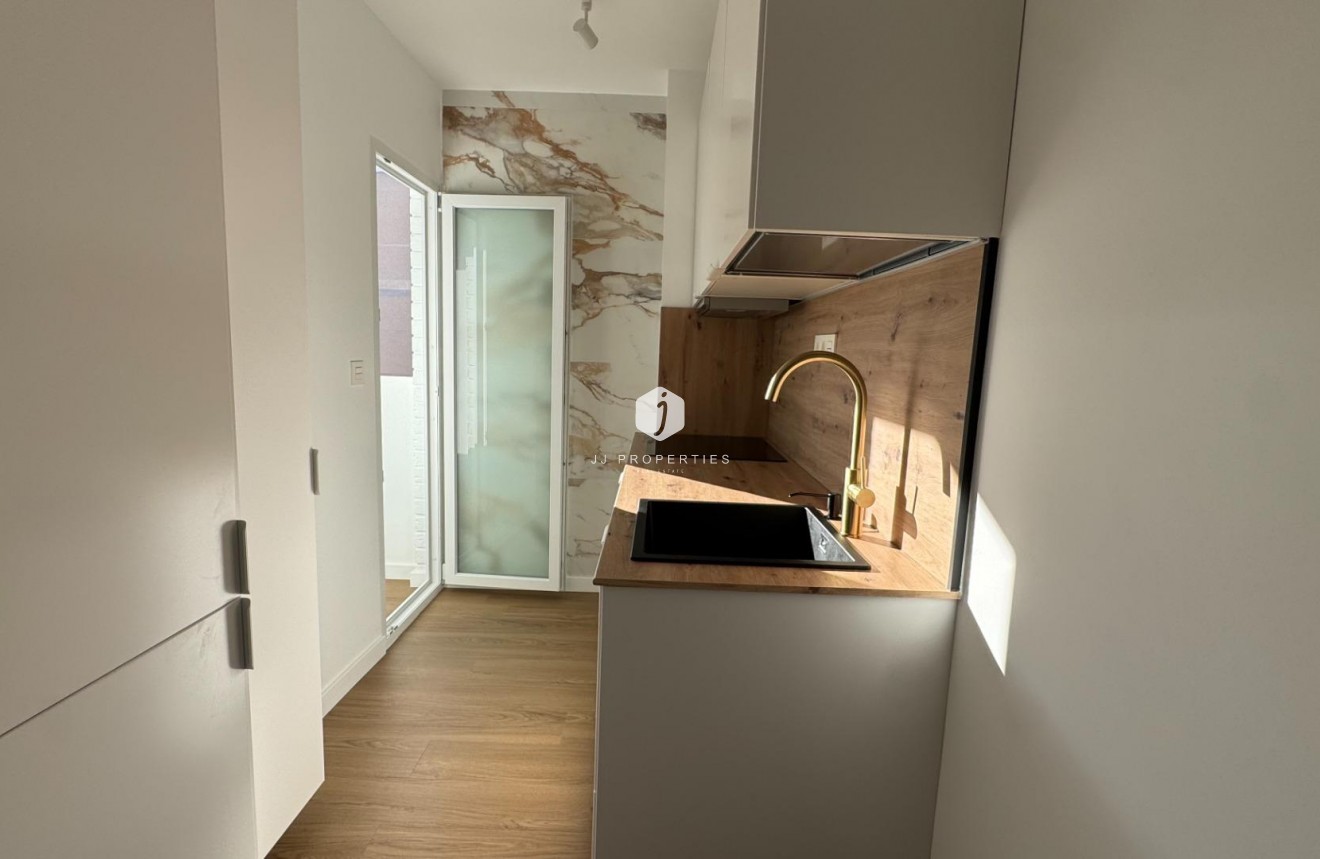 Resale - Penthouse -
Torrevieja - Punta prima
