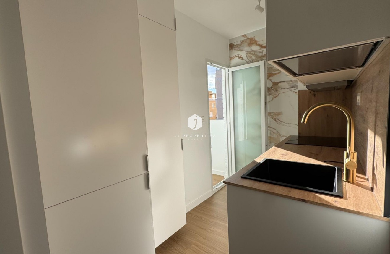 Resale - Penthouse -
Torrevieja - Punta prima