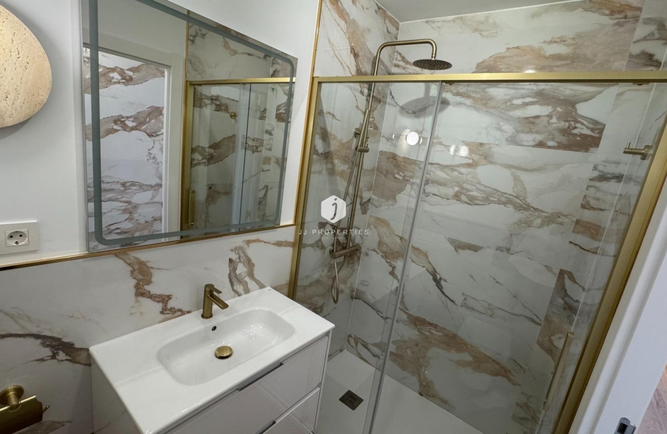 Resale - Penthouse -
Torrevieja - Punta prima