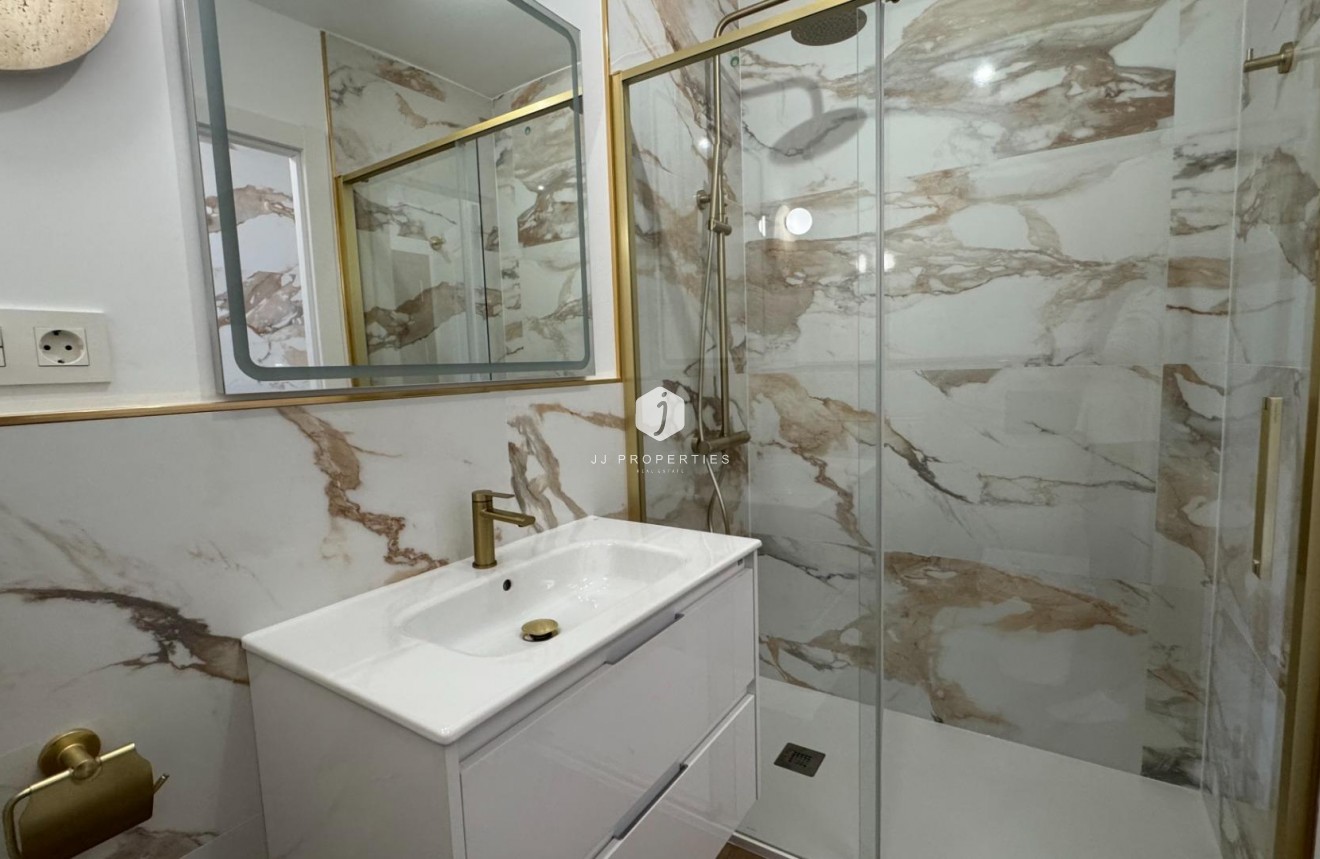 Resale - Penthouse -
Torrevieja - Punta prima