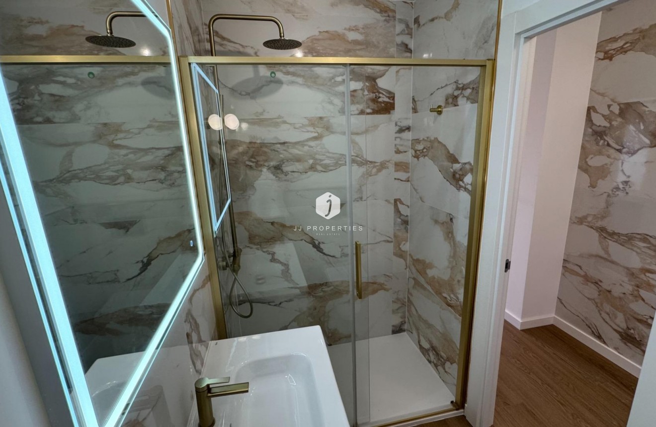 Resale - Penthouse -
Torrevieja - Punta prima