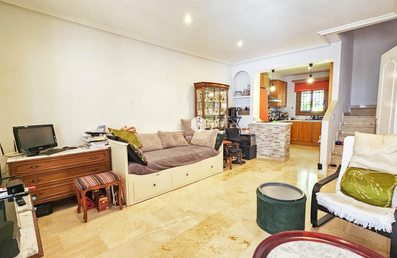 Resale - Chalet -
Orihuela Costa - PAU 8