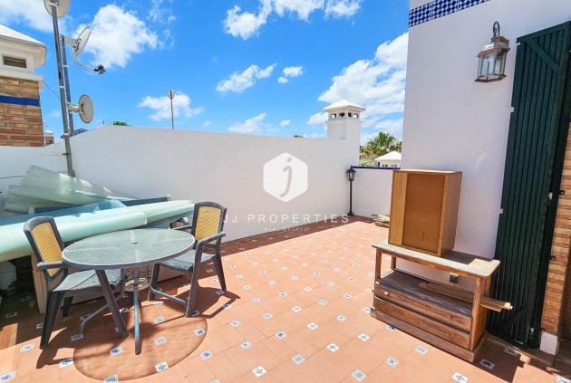 Resale - Chalet -
Orihuela Costa - PAU 8