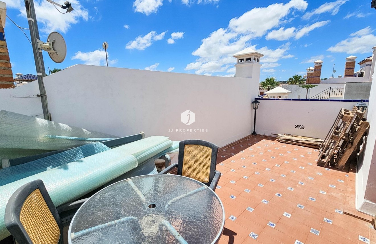 Resale - Chalet -
Orihuela Costa - PAU 8
