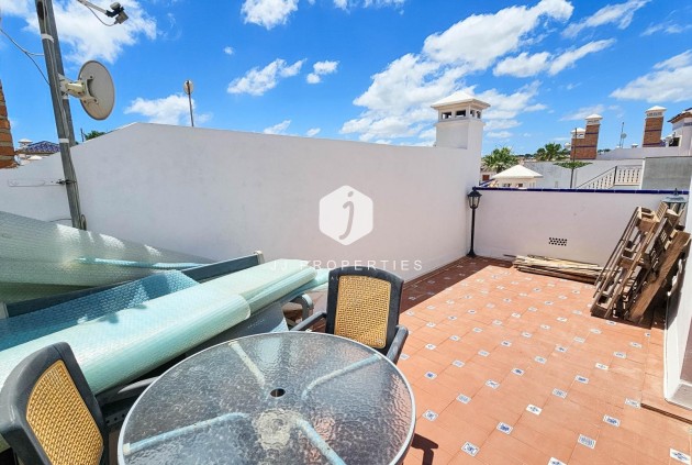 Resale - Chalet -
Orihuela Costa - PAU 8
