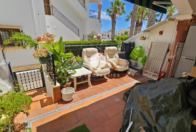 Resale - Chalet -
Orihuela Costa - PAU 8