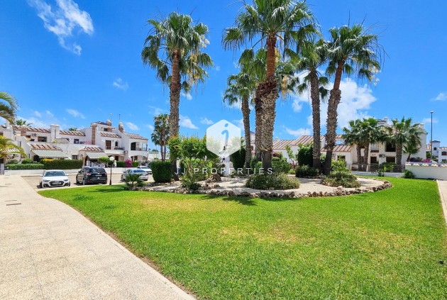 Resale - Chalet -
Orihuela Costa - PAU 8