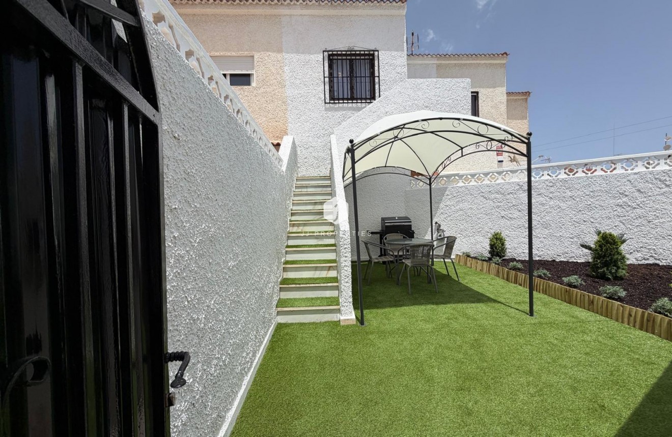 Resale - Bungalow -
Torrevieja - El Limonar