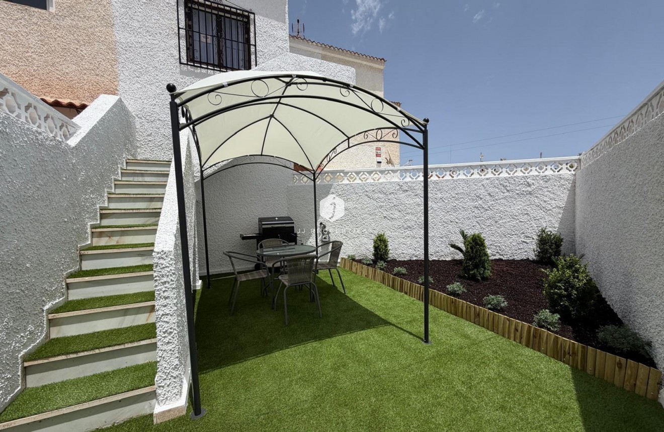 Resale - Bungalow -
Torrevieja - El Limonar