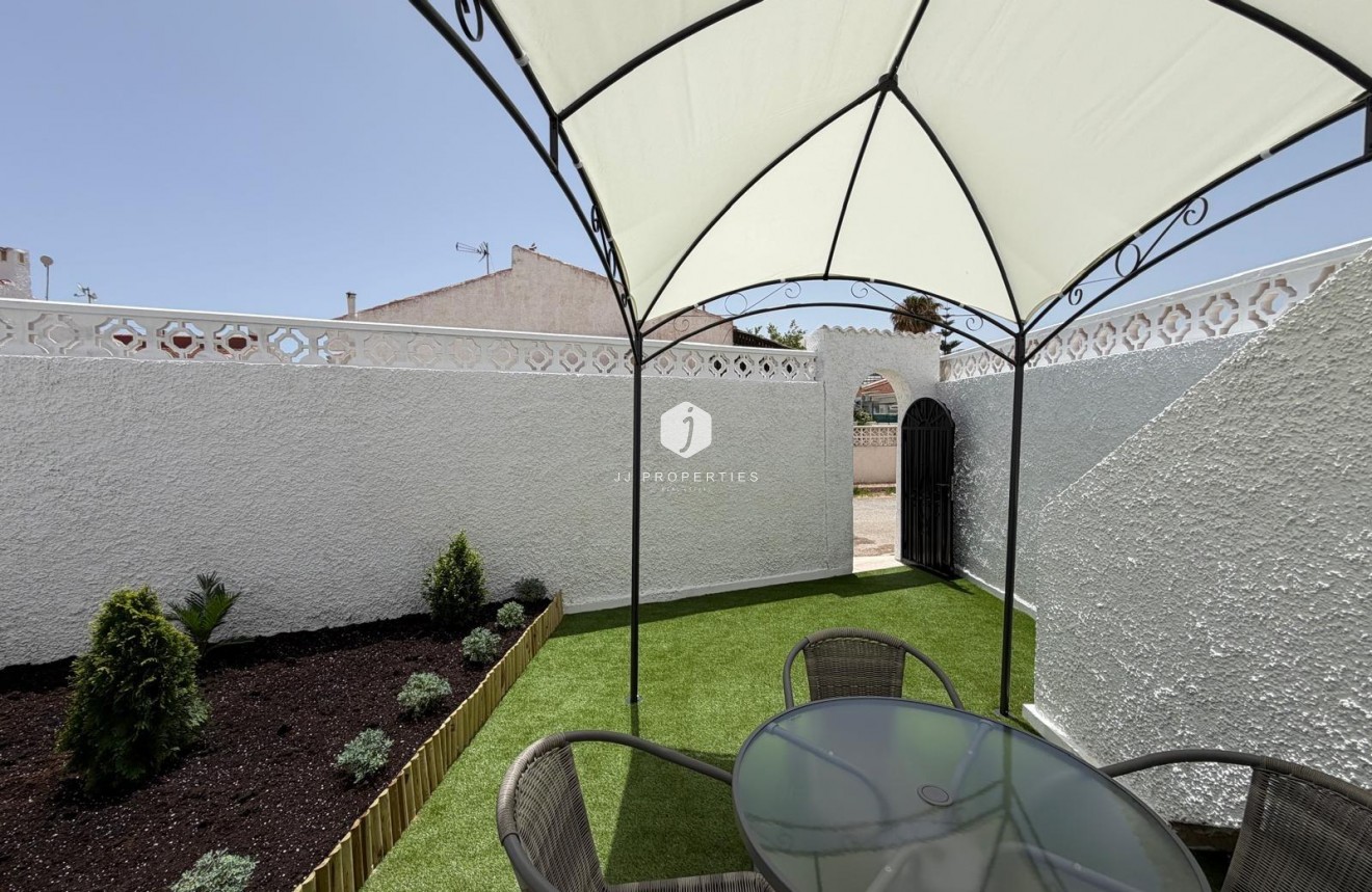 Resale - Bungalow -
Torrevieja - El Limonar