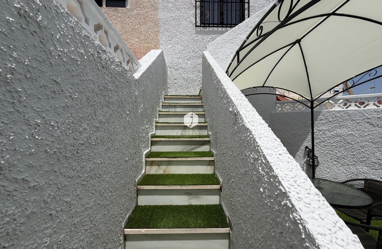 Resale - Bungalow -
Torrevieja - El Limonar