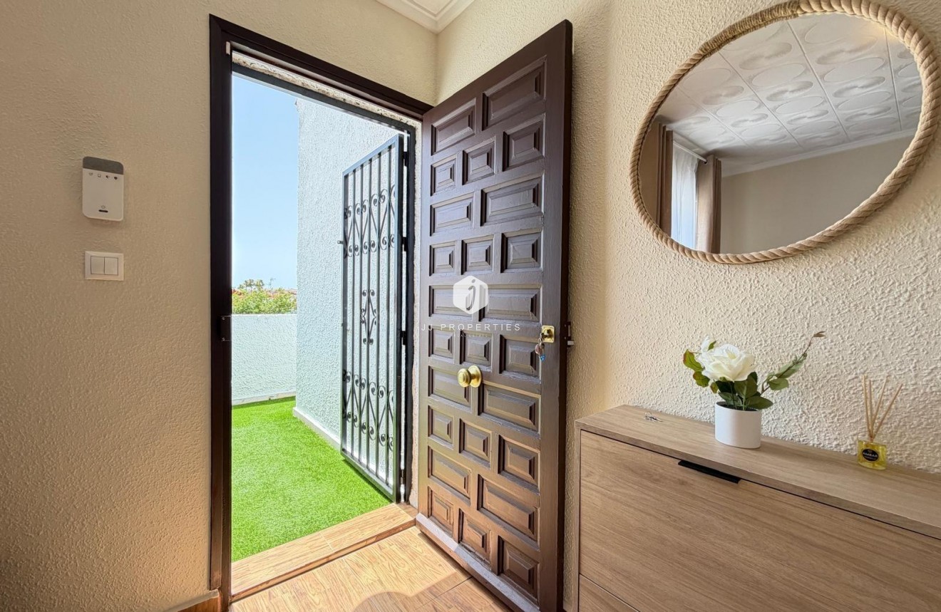 Resale - Bungalow -
Torrevieja - El Limonar