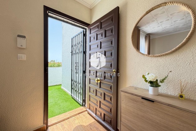 Resale - Bungalow -
Torrevieja - El Limonar