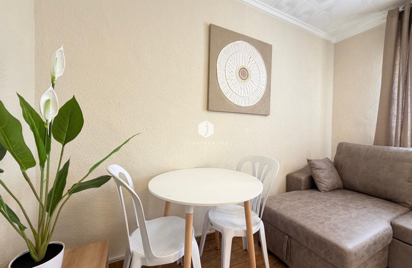 Resale - Bungalow -
Torrevieja - El Limonar