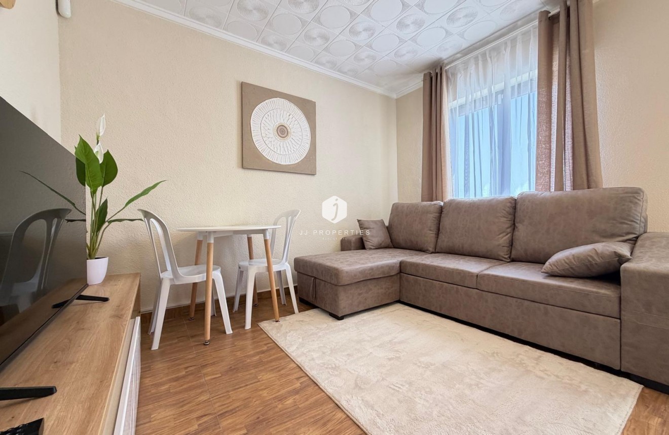 Resale - Bungalow -
Torrevieja - El Limonar