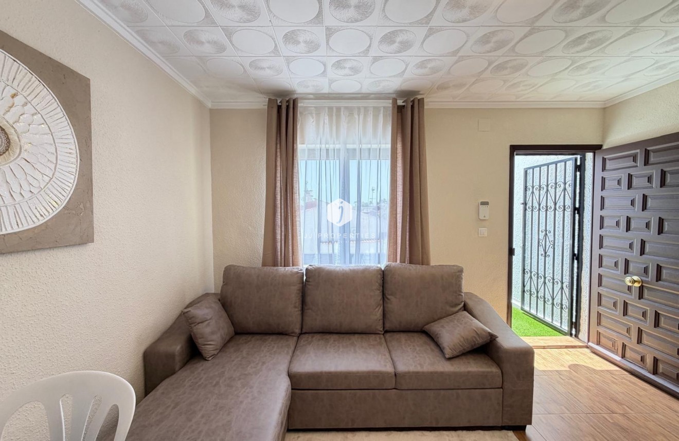 Resale - Bungalow -
Torrevieja - El Limonar