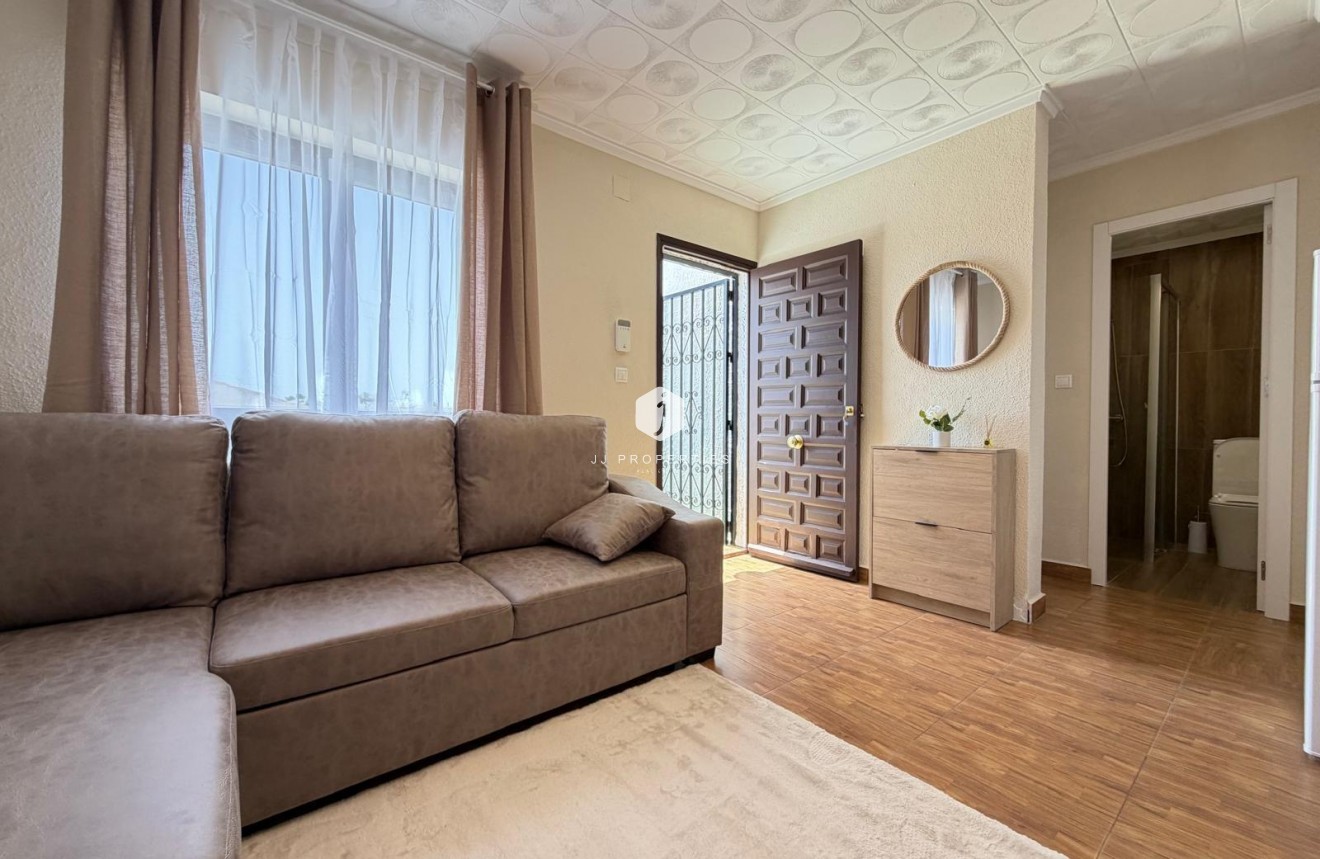 Resale - Bungalow -
Torrevieja - El Limonar