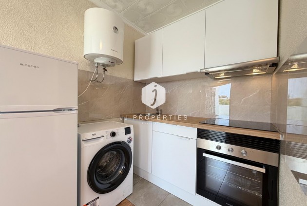 Resale - Bungalow -
Torrevieja - El Limonar
