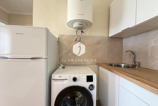 Resale - Bungalow -
Torrevieja - El Limonar