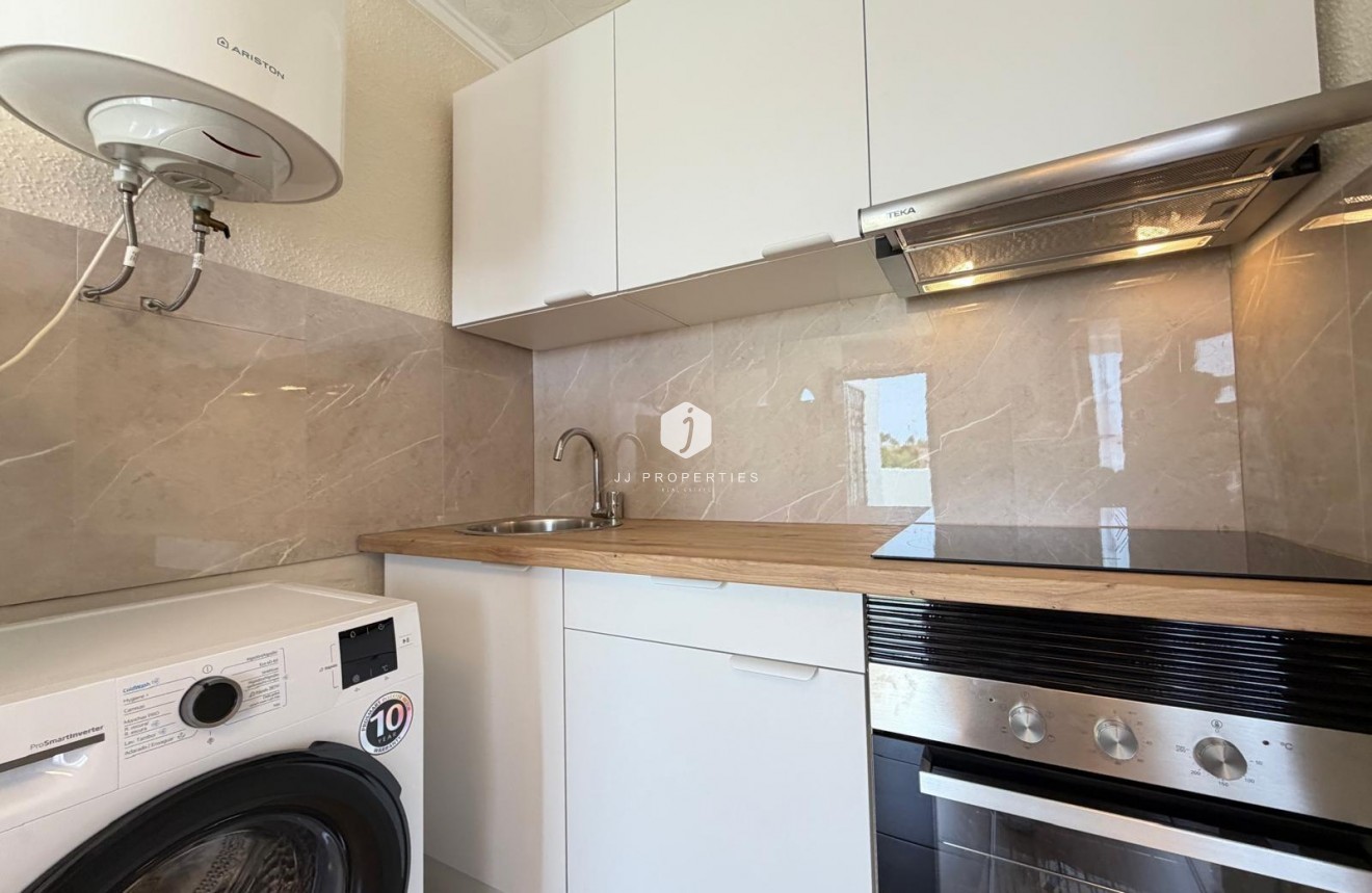 Resale - Bungalow -
Torrevieja - El Limonar