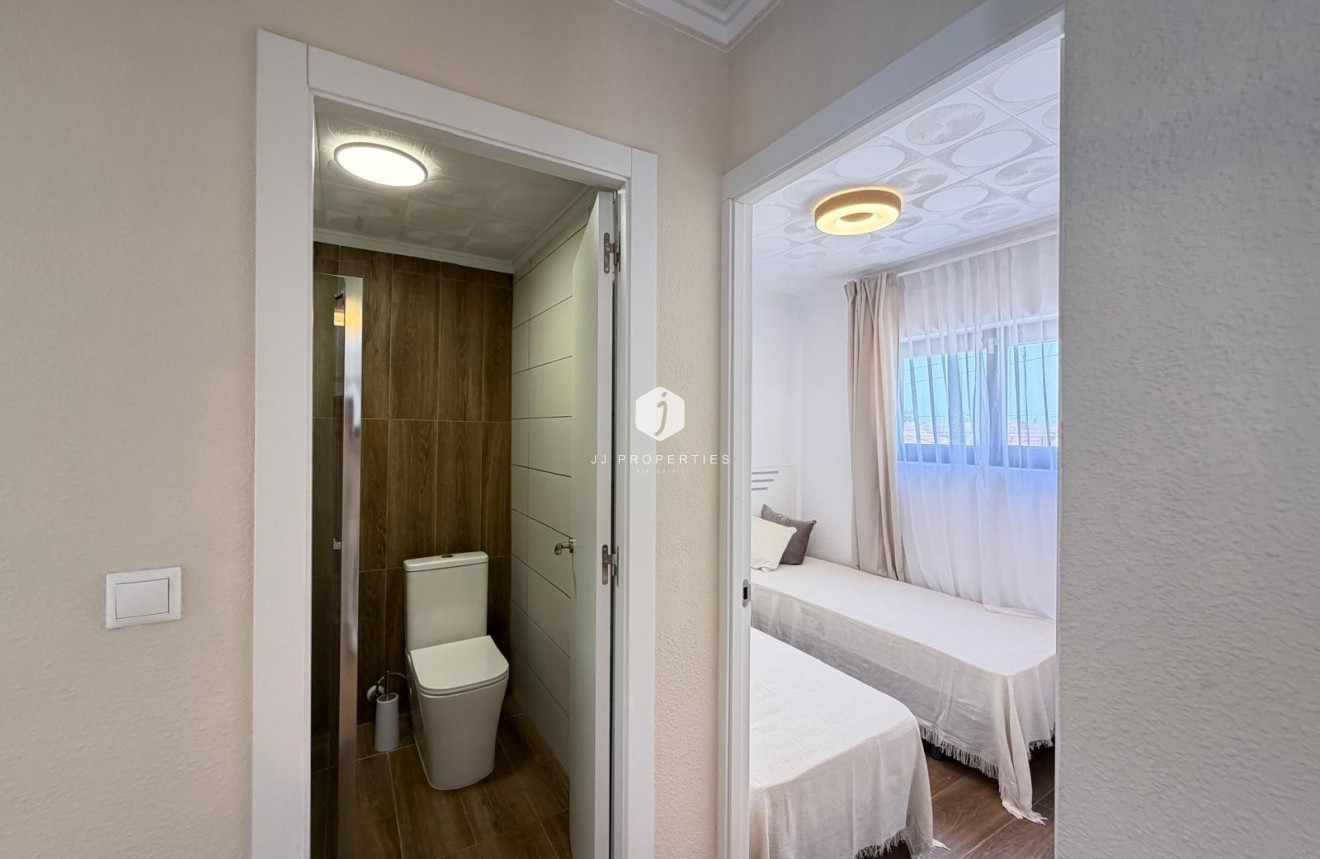 Resale - Bungalow -
Torrevieja - El Limonar