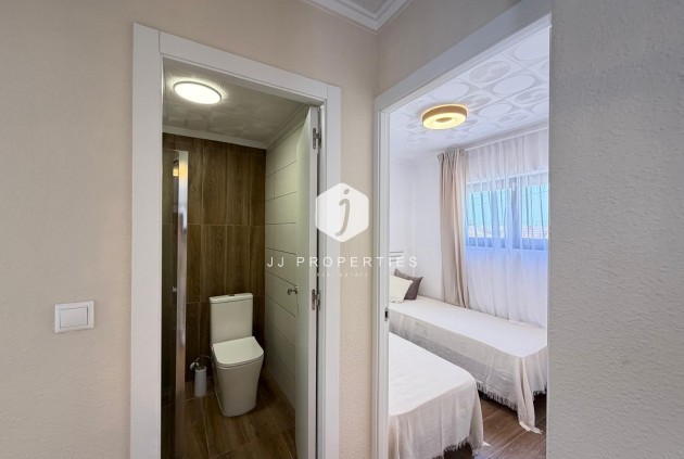 Resale - Bungalow -
Torrevieja - El Limonar