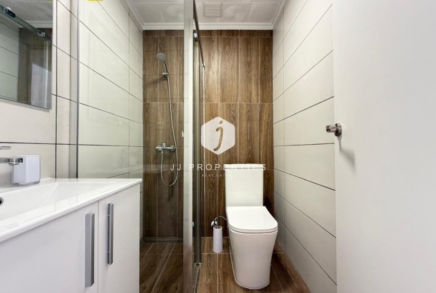 Resale - Bungalow -
Torrevieja - El Limonar