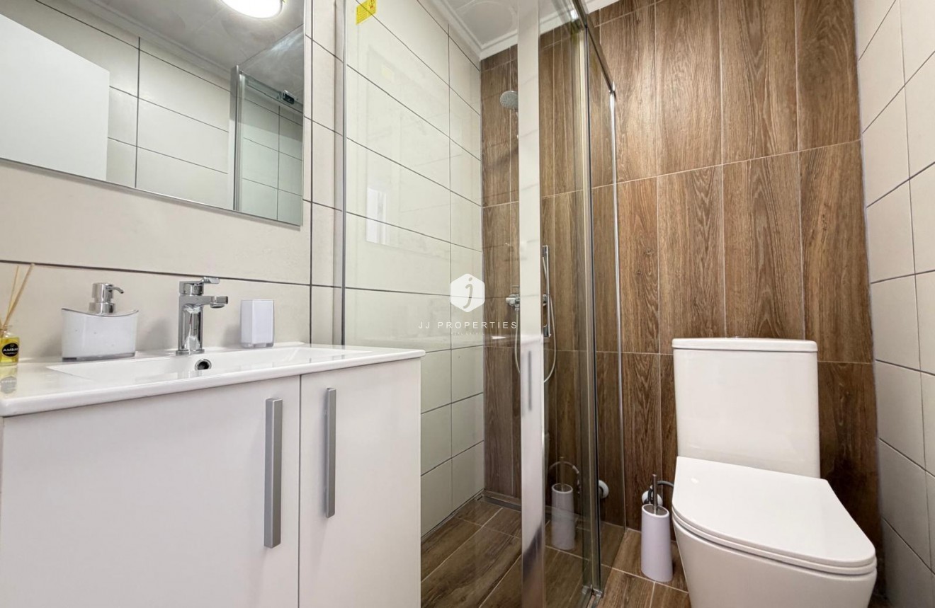 Resale - Bungalow -
Torrevieja - El Limonar