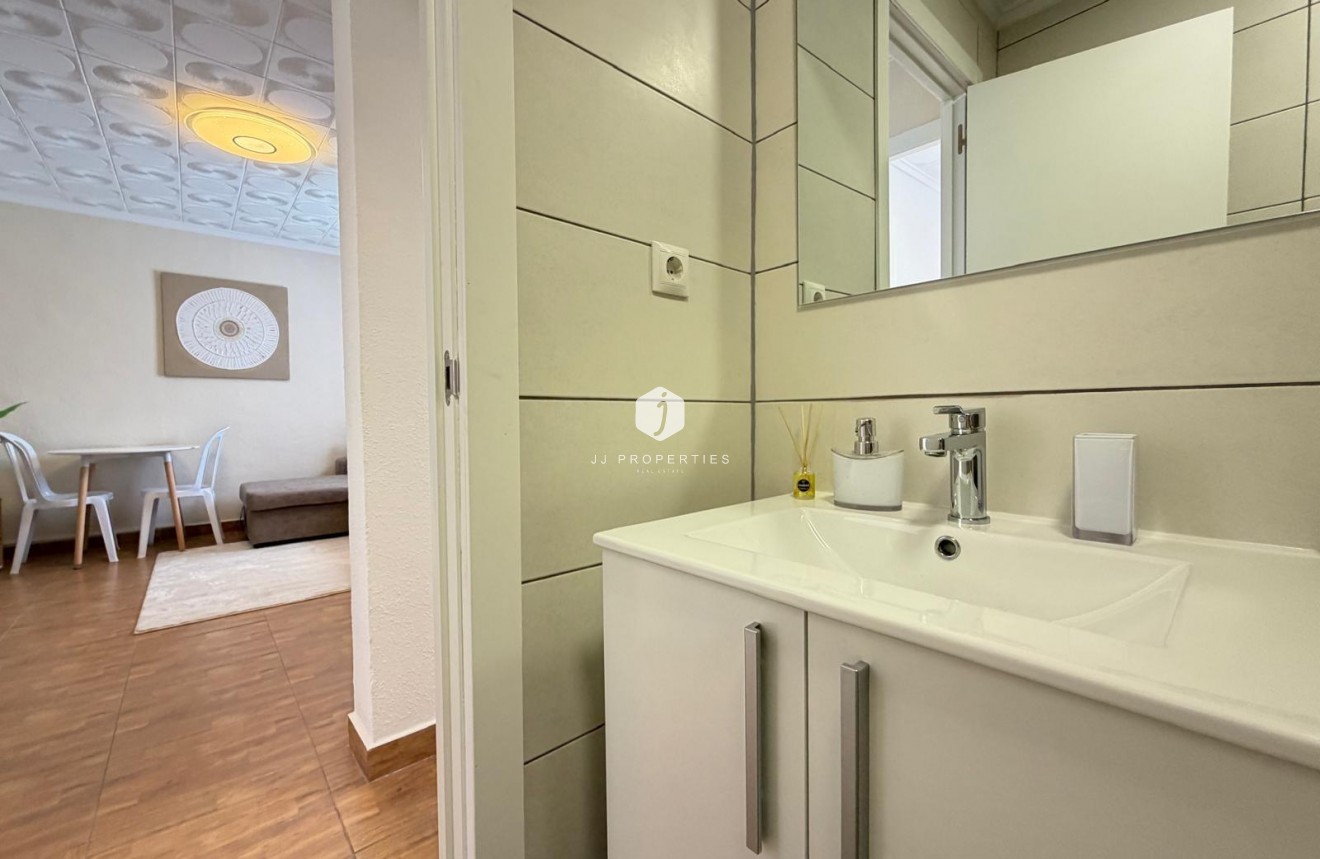 Resale - Bungalow -
Torrevieja - El Limonar
